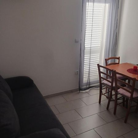 Apartmani Petra Primosten Exterior photo