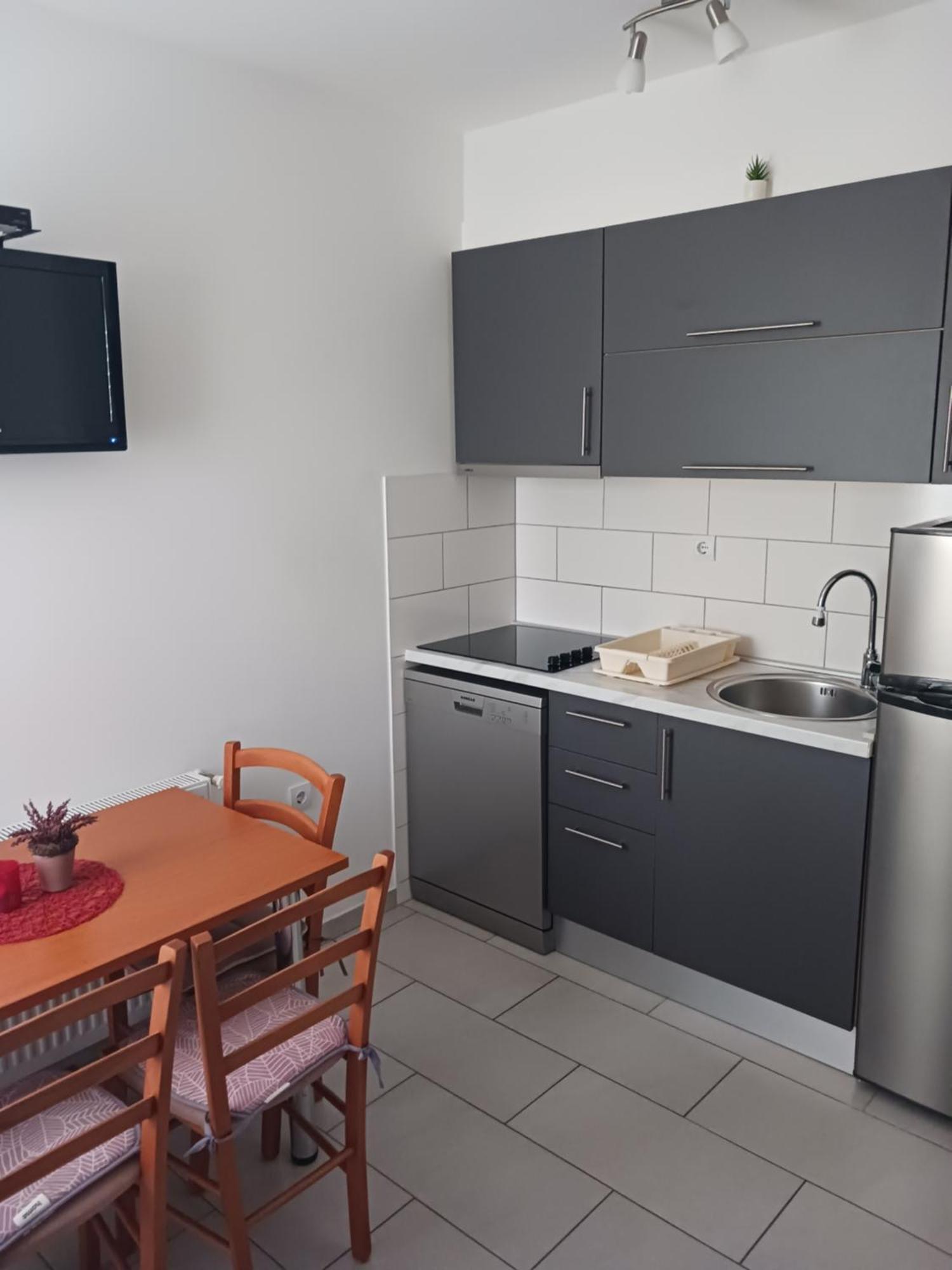 Apartmani Petra Primosten Exterior photo